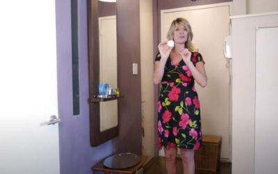 Decorating Your Front Door with a Mirror